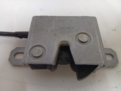 Замок капота Renault T-Series  Renault/RVI 7482246663